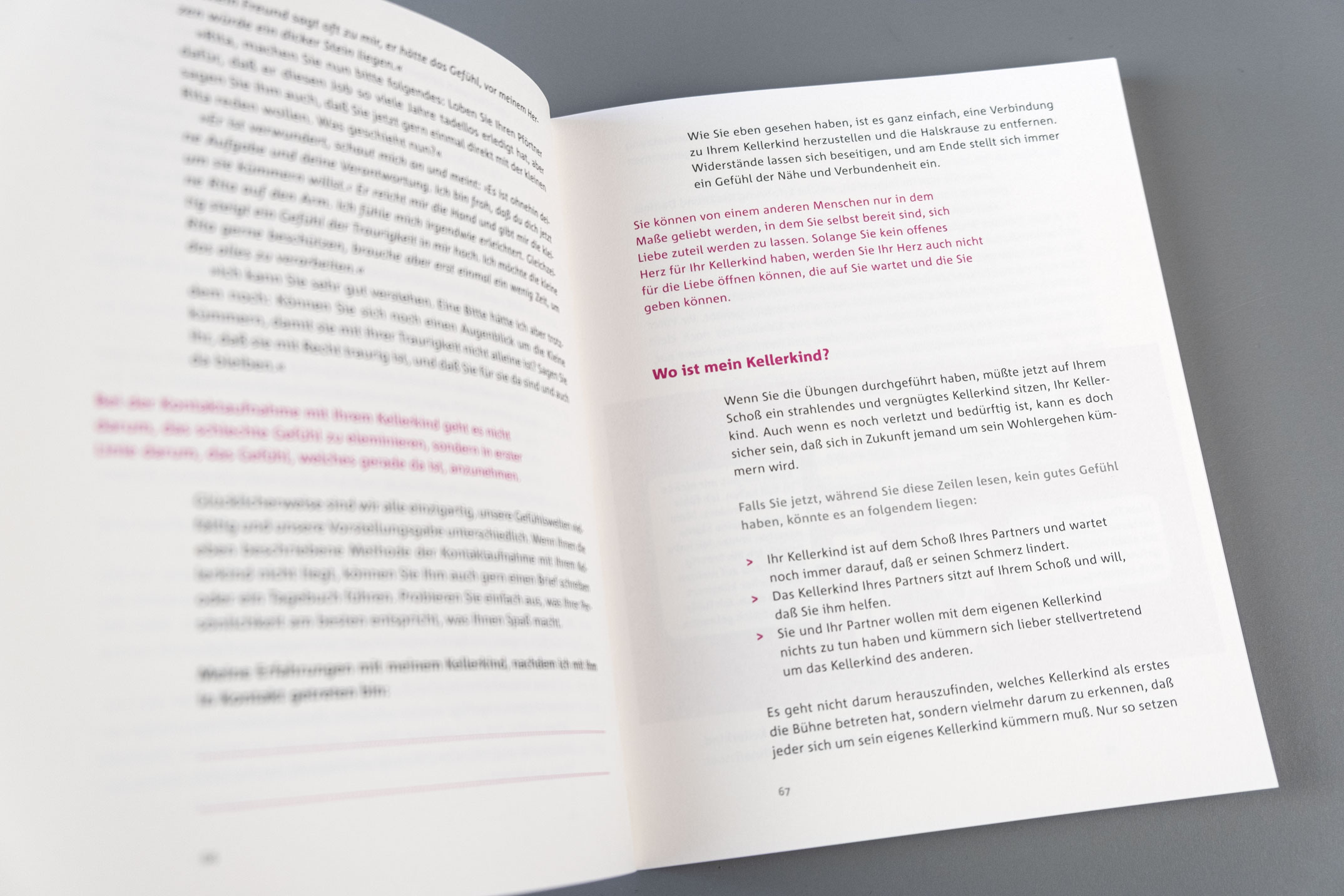 Buchgestaltung, Hierarchien in der Typografie auf einer Doppelseite, »Der Beziehungsführerschein« Katja Sundermeier, Piper Verlag