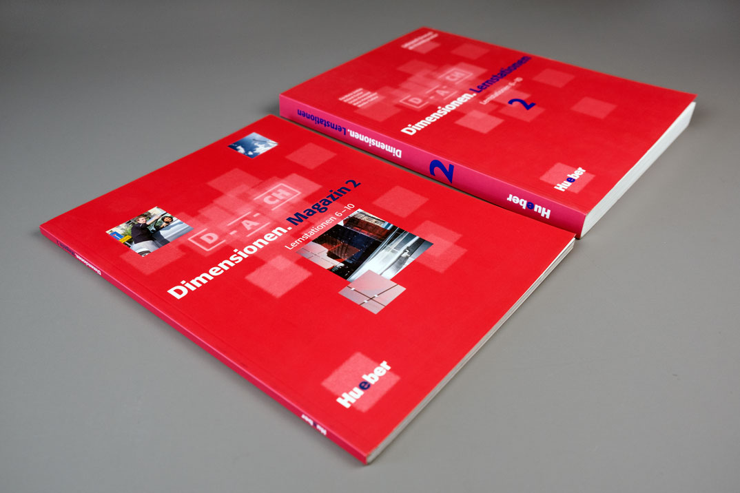 Buchumschlag Dimensionen 2, Lehrbuch und Magazin, Lehrwerk Dimensionen, Hueber Verlag