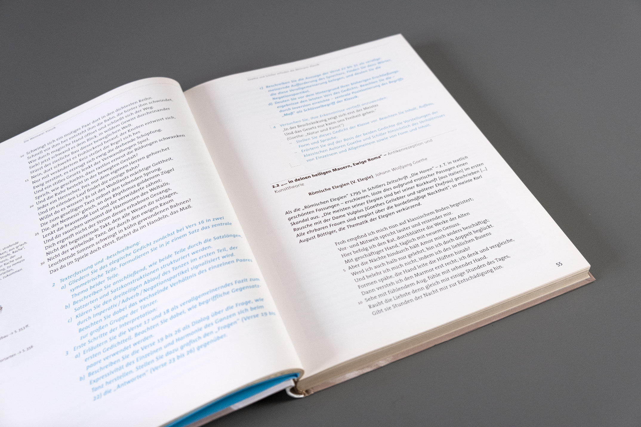 Didaktische Buchgestaltung, Doppelseite Typografie Übungsaufgaben, Lehrwerk Deutsch Oberstufe, Jahrgangsstufe 11, Oldenbourg Verlag München