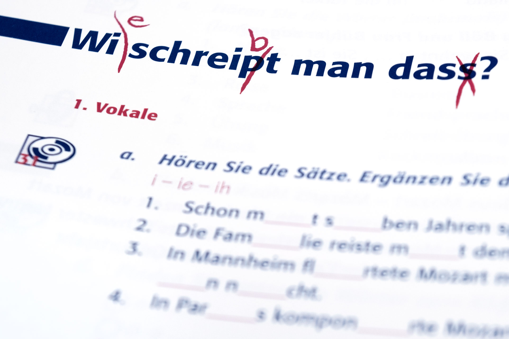 Didaktische Buchgestaltung, Typografie, Lehrwerk Dimensionen, Hueber Verlag München
