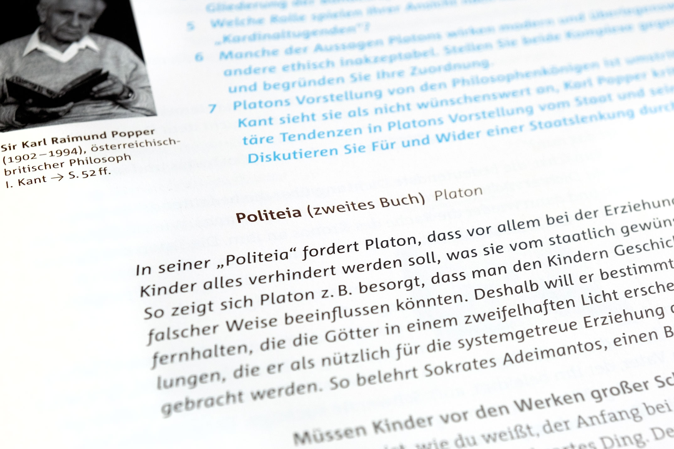 Didaktische Buchgestaltung, Doppelseite Typografie Übungsaufgaben, Lehrwerk Ethik Oberstufe, Oldenbourg Verlag München