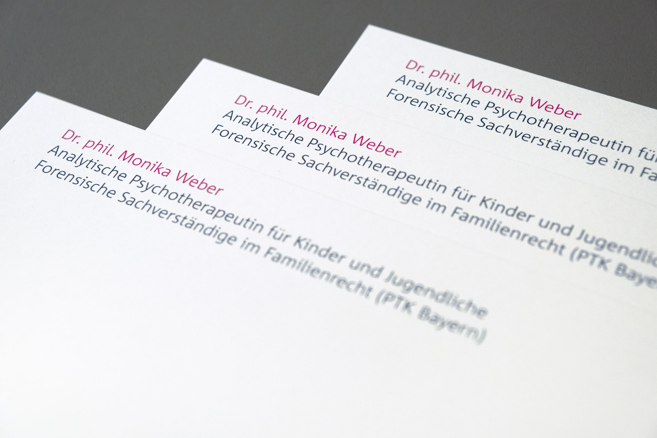 Schriftzug, Logo, Briefpapier – Corporate Design Dr. phil. Monika Weber, Psychotherapeutin für Kinder- und Jugendliche, forensische Gutachterin